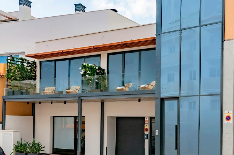 Apartamento en Adeje, exclusividad, privacidad y diseño.